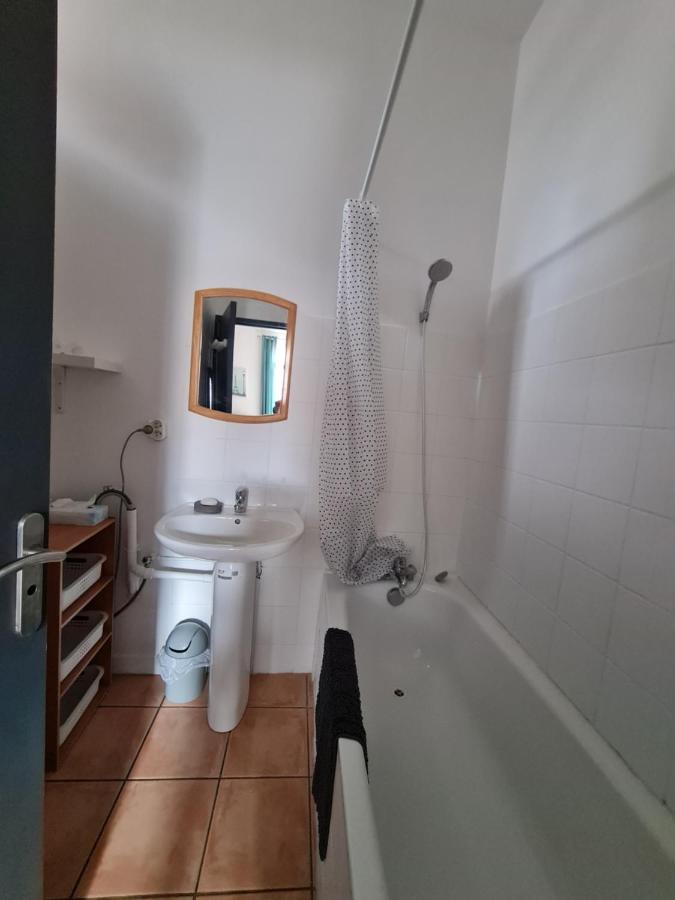 Le Prieure - Studios Jusqu'A 4 Personnes Villeneuve-lès-Béziers Exteriör bild