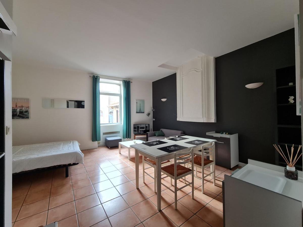 Le Prieure - Studios Jusqu'A 4 Personnes Villeneuve-lès-Béziers Exteriör bild