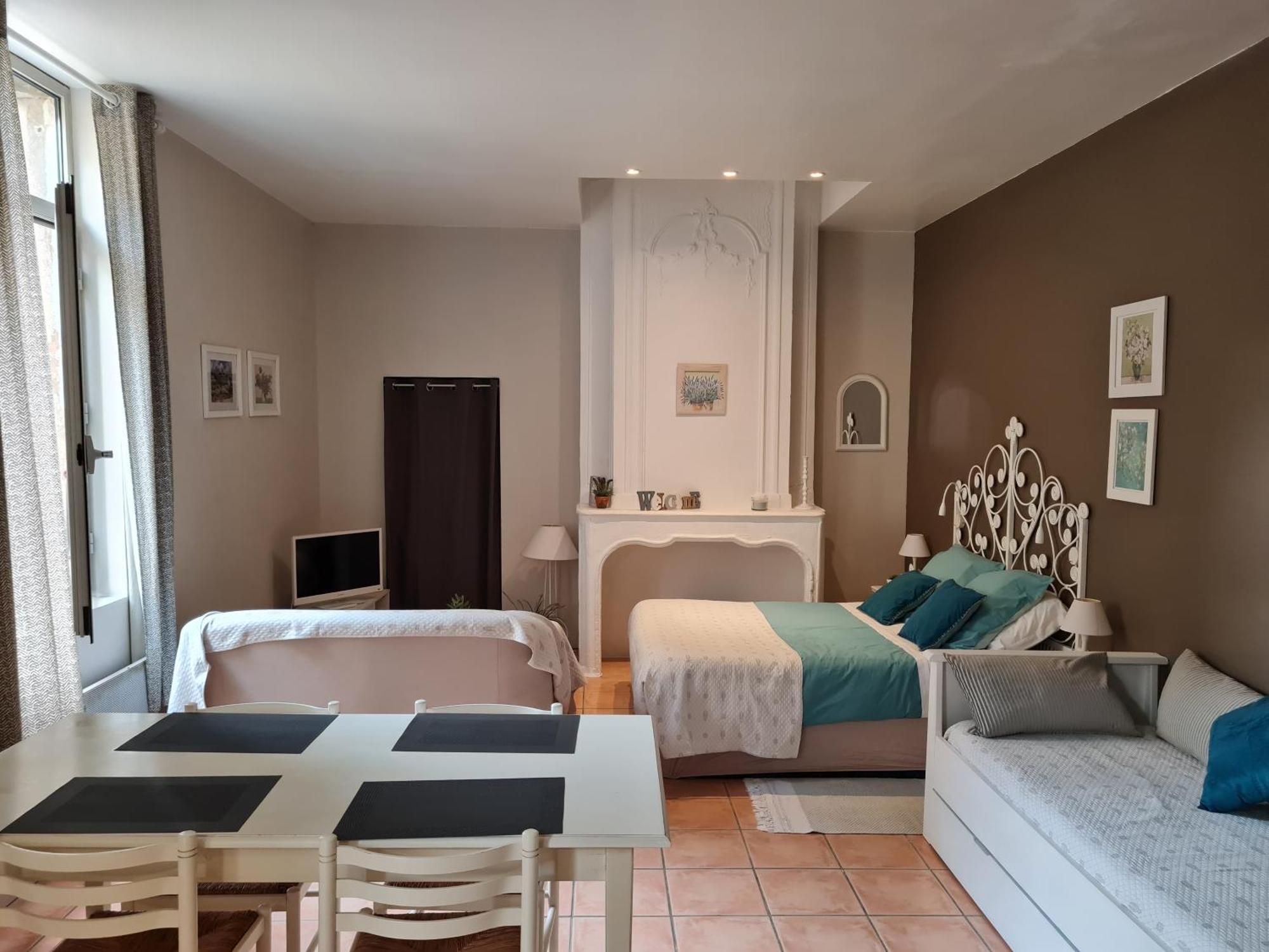 Le Prieure - Studios Jusqu'A 4 Personnes Villeneuve-lès-Béziers Exteriör bild