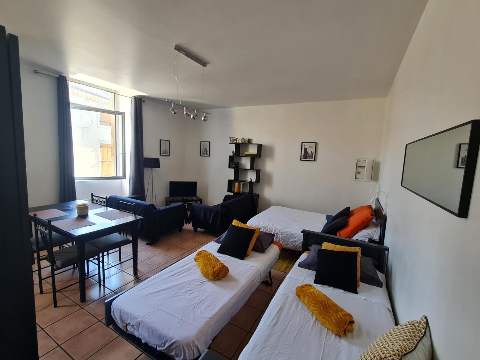 Le Prieure - Studios Jusqu'A 4 Personnes Villeneuve-lès-Béziers Exteriör bild
