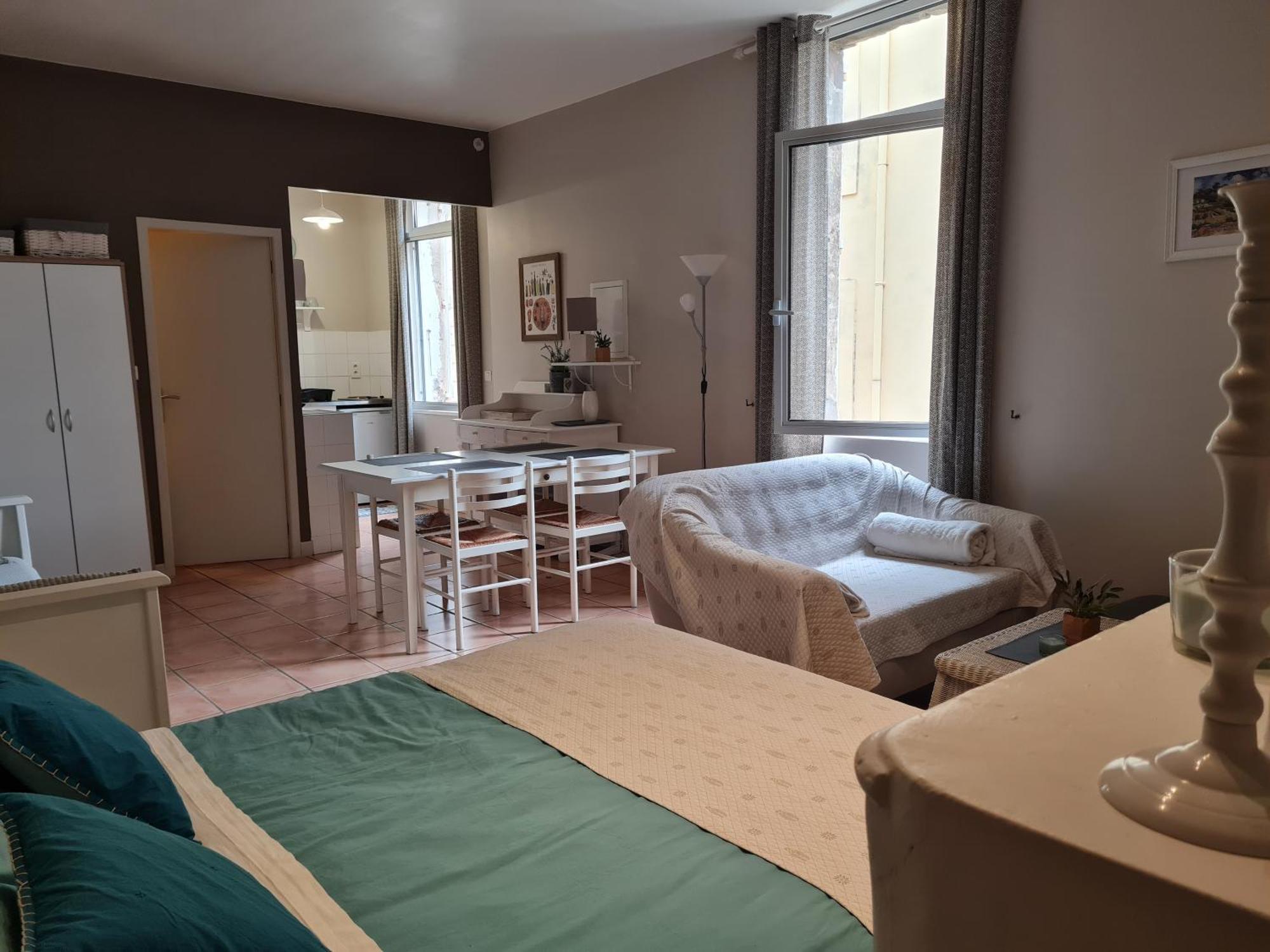 Le Prieure - Studios Jusqu'A 4 Personnes Villeneuve-lès-Béziers Exteriör bild